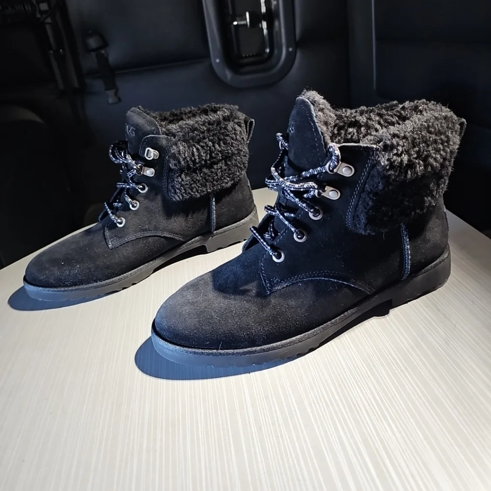 UGGS Romley Heritage Black Sherpa Lined‎ Leather Lace-Up Boots Women's 8 NWOT
